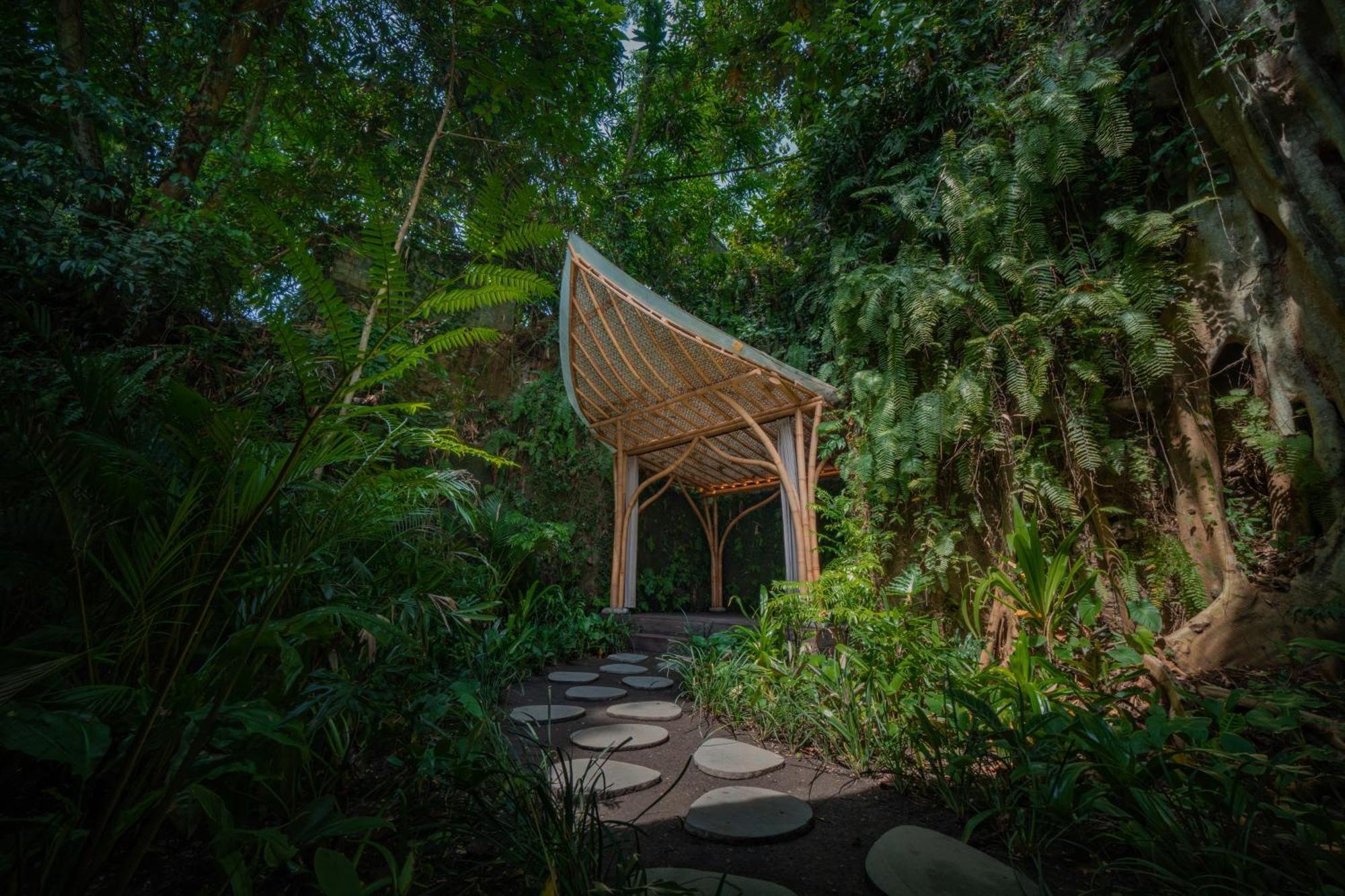 Suenyo Eco Retreat Hotel ตาบานัน ภายนอก รูปภาพ